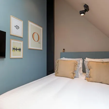 アパートホテル Ocean House Scheveningen 4*