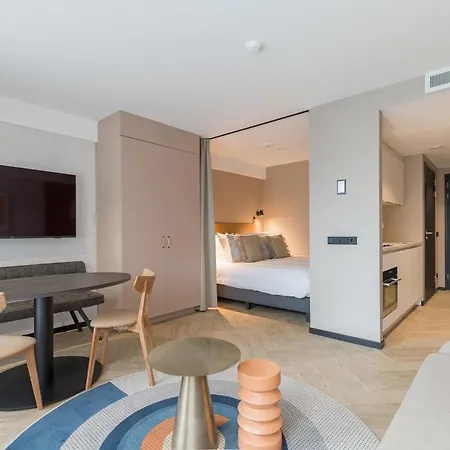 Ocean House Scheveningen アパートホテル 4*