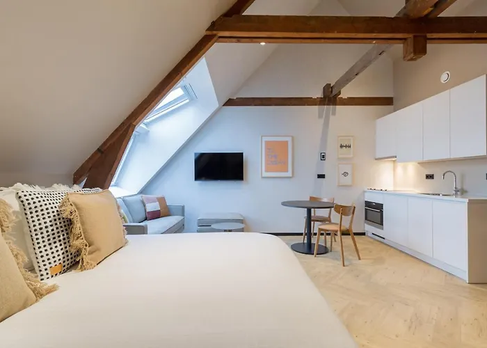 Ocean House Scheveningen 4*