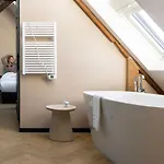 Ξενοδοχείο με διαμερίσματα Ocean House Scheveningen 4*